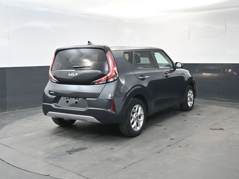 Certified 2025 Kia Soul LX w/ LX Technology Package FWD image 5
