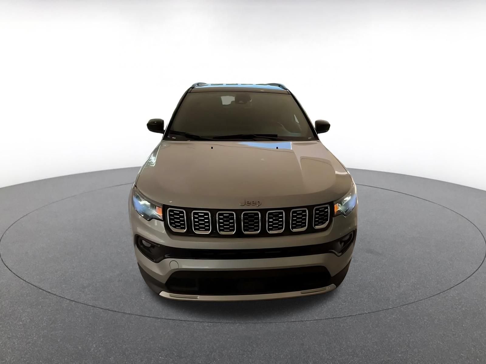 Used 2025 Jeep Compass Limited AWD/4WD image 4