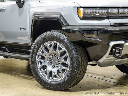 New 2025 GMC Hummer EV 3X image 3