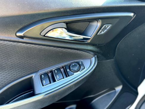 Used 2023 Chevrolet Malibu LT image 9