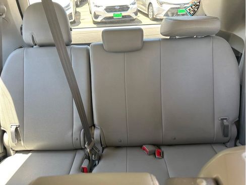Used 2015 Toyota Sienna XLE w/ XLE Navigation Package FWD image 21