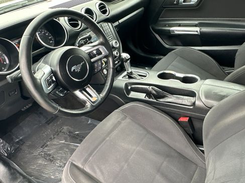 Certified 2018 Ford Mustang Coupe image 10