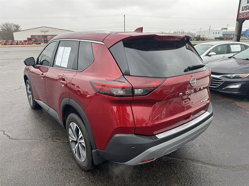 Used 2022 Nissan Rogue SV w/ SV Premium Package image 2
