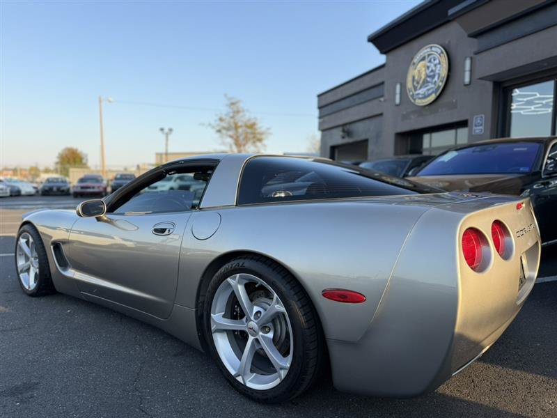 Used 2000 Chevrolet Corvette Coupe RWD image 6