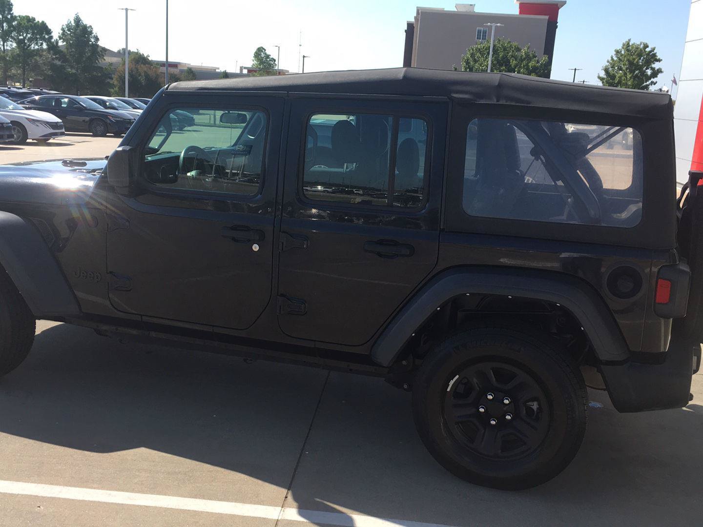 Used 2023 Jeep Wrangler Unlimited Sport AWD/4WD image 9