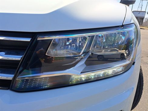 Used 2020 Volkswagen Tiguan S image 28