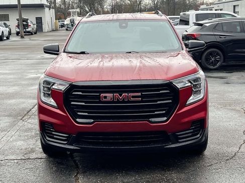 Used 2023 GMC Terrain SLE w/ Driver Convenience Package image 8
