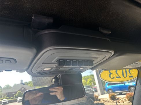 Used 2023 Ford Bronco Badlands image 37