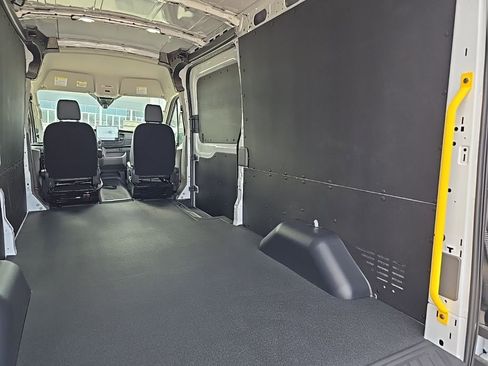 New 2026 Ford Transit 250 148 Medium Roof w/ Load Area Protection Package RWD image 14