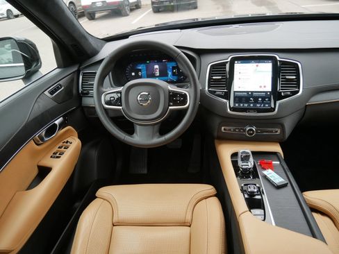 Used 2023 Volvo XC90 B6 Ultimate image 13