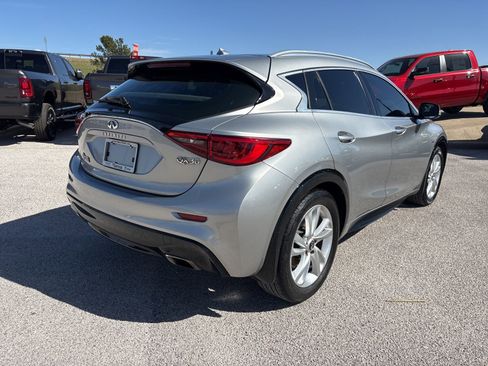 Used 2019 INFINITI QX30 LUXE image 6