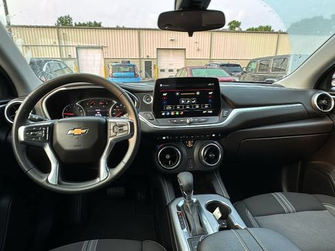 Used 2025 Chevrolet Blazer LT AWD/4WD image 8