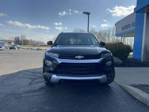 Used 2023 Chevrolet TrailBlazer LT image 2