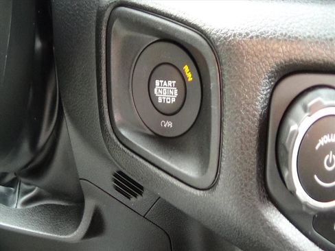 Certified 2025 Jeep Wrangler Sport image 19