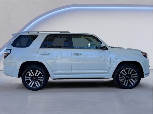Used 2017 Toyota 4Runner Limited AWD/4WD image 7