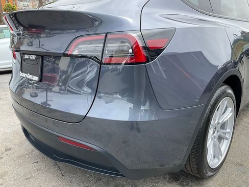 Used 2023 Tesla Model Y 2WD image 86