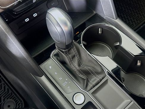 Used 2023 Volkswagen Atlas Cross Sport SE image 30