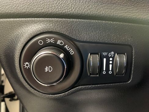 Used 2021 Jeep Compass Limited AWD/4WD image 25