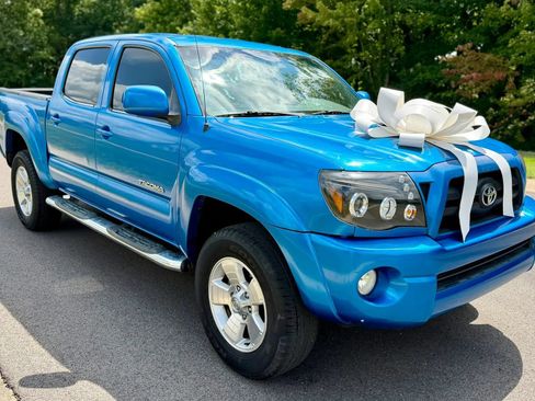 Used 2005 Toyota Tacoma PreRunner w/ TRD Sport Pkg #2 RWD image 3