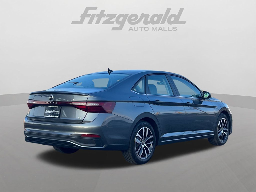 Used 2025 Volkswagen Jetta SE FWD image 8