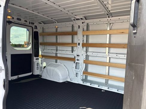 Used 2025 RAM ProMaster 2500 w/ U-Haul Equipment Group FWD image 15