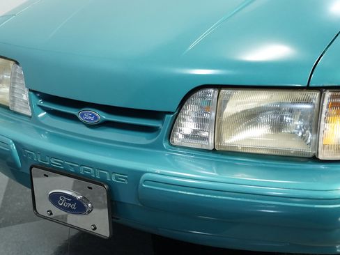 Used 1992 Ford Mustang LX image 17