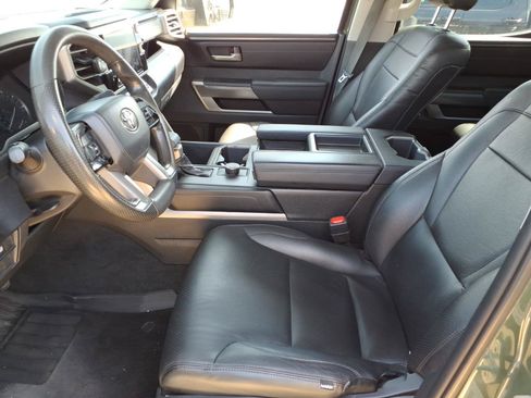 Used 2022 Toyota Tundra SR5 RWD image 4