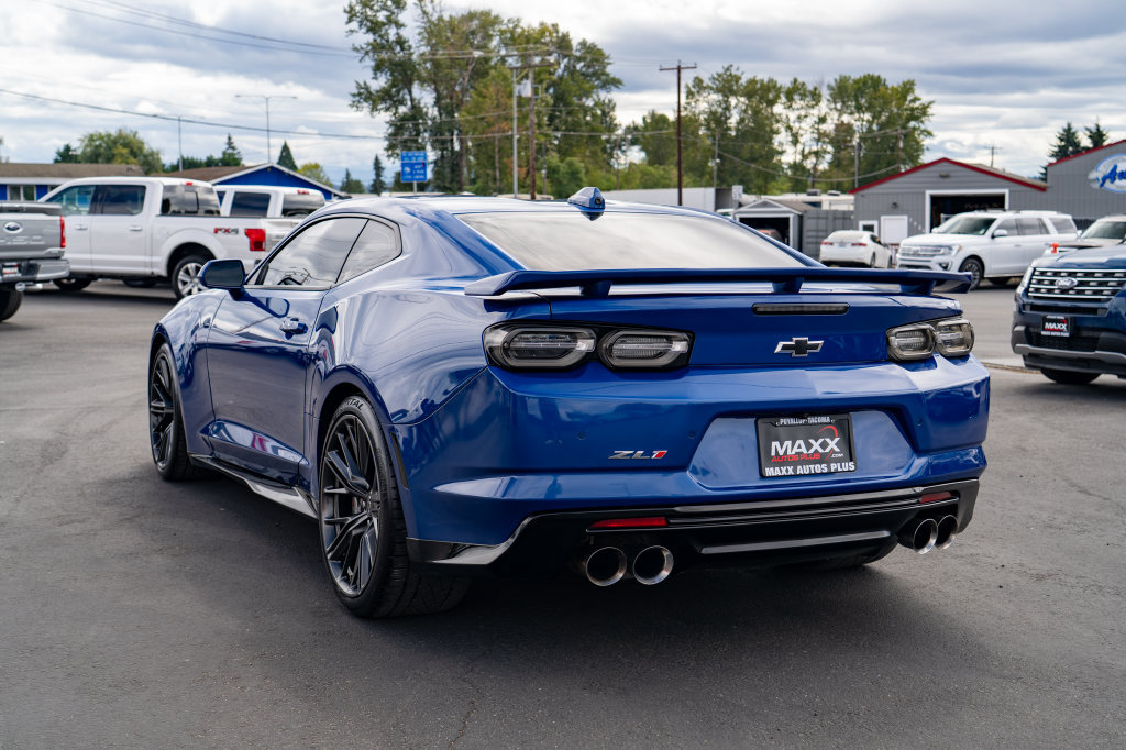 Used 2021 Chevrolet Camaro ZL1 RWD image 11