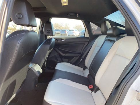 Used 2019 Volkswagen Jetta R-Line image 9