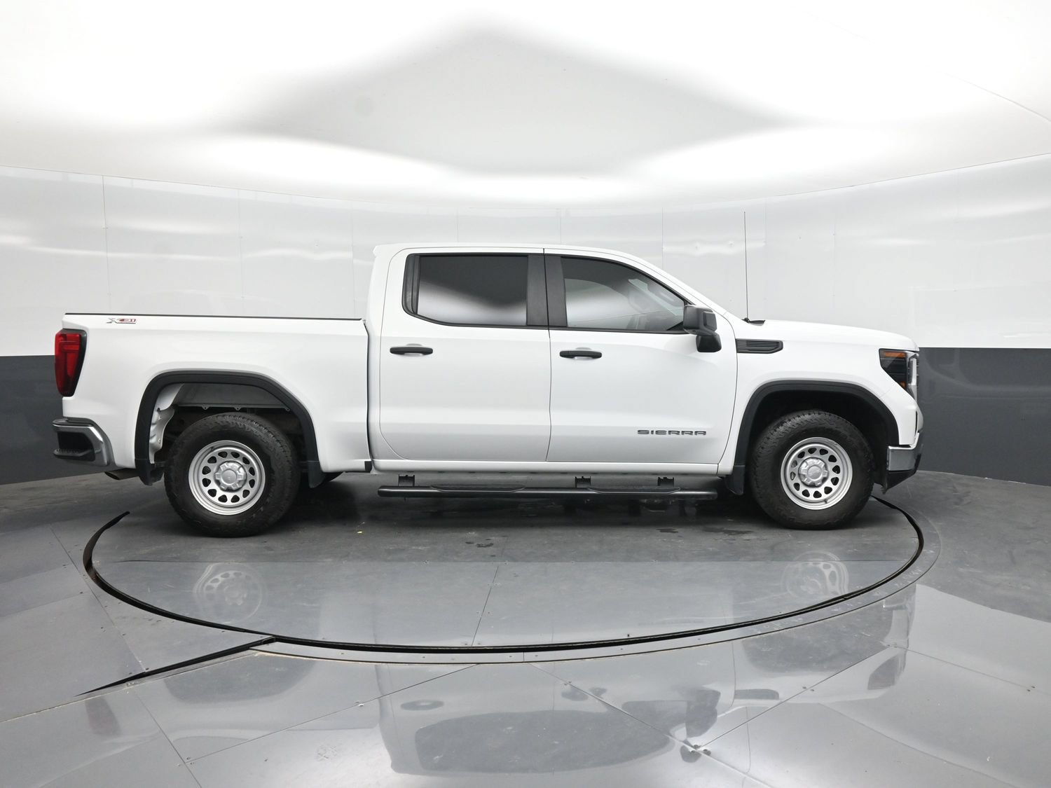 Used 2025 GMC Sierra 1500 Pro w/ Pro Value Package AWD/4WD image 18