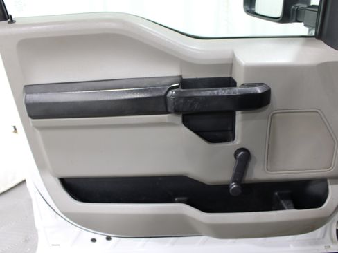 Used 2020 Ford F250 XL AWD/4WD image 6