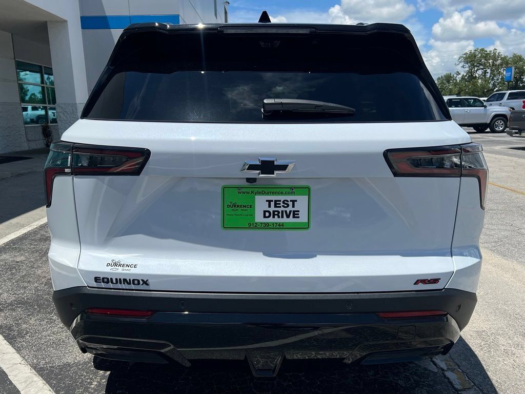 New 2026 Chevrolet Equinox RS w/ Convenience Package III FWD image 6