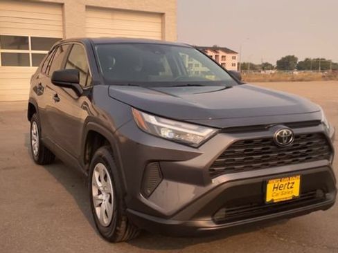 Used 2024 Toyota RAV4 LE AWD/4WD image 4