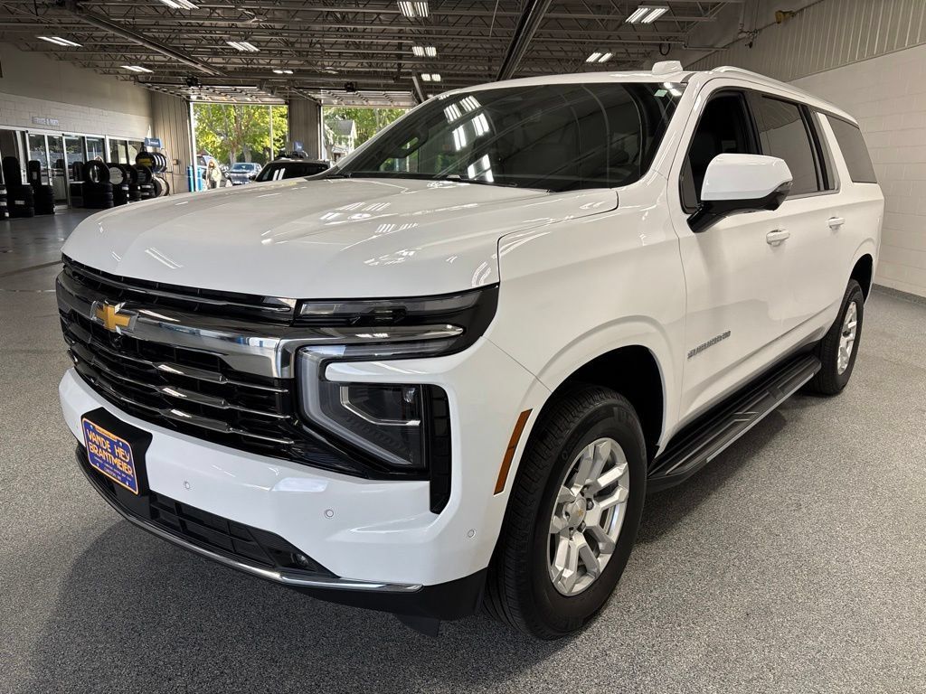 Used 2026 Chevrolet Suburban LT w/ Comfort Package AWD/4WD image 3