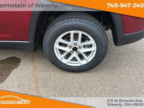 Used 2023 Jeep Grand Cherokee Laredo w/ Luxury Tech Group I AWD/4WD image 23