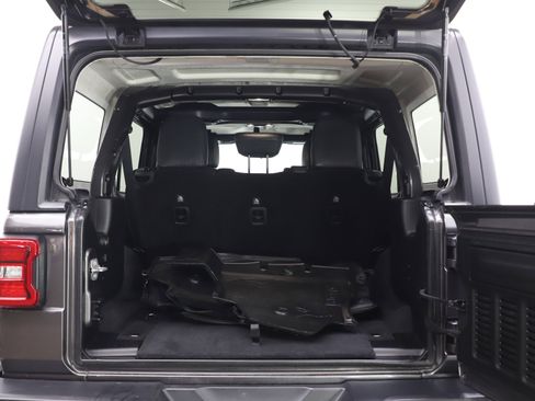 Used 2021 Jeep Wrangler Unlimited Rubicon w/ Safety Group AWD/4WD image 16