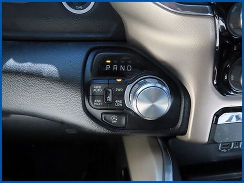 Used 2022 RAM 1500 Laramie AWD/4WD image 17