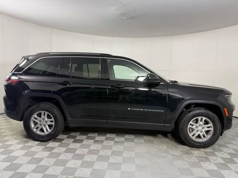 Used 2022 Jeep Grand Cherokee Laredo w/ Luxury Tech Group I image 8