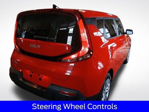 Used 2022 Kia Soul LX image 9