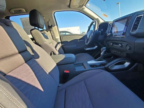 Used 2024 Nissan Frontier SV w/ Hardbody Edition image 4