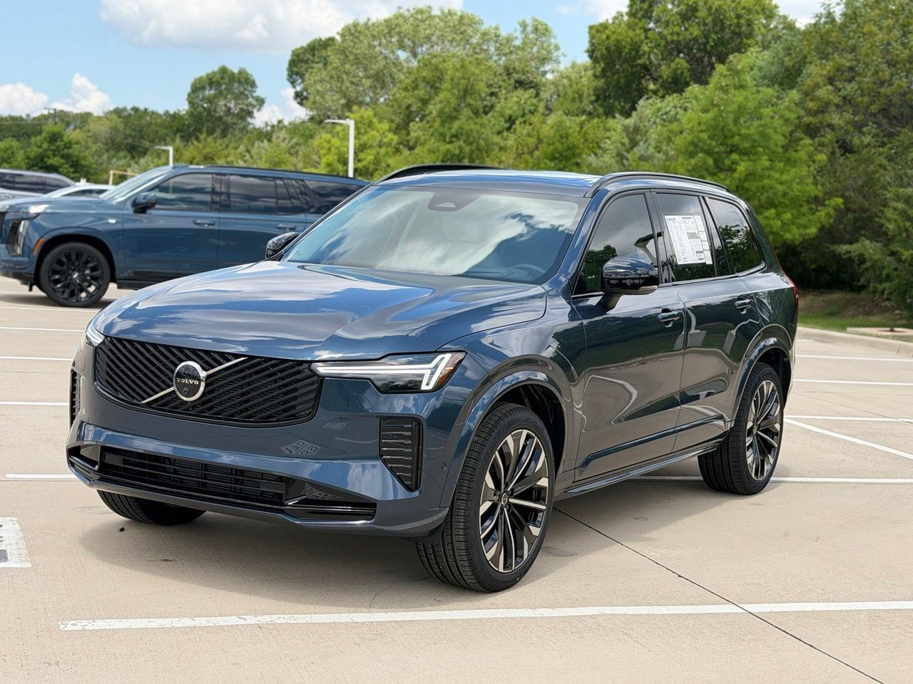 New 2026 Volvo XC90 B6 Ultra w/ Protection Package Premier AWD/4WD image 3