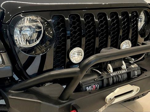 Used 2022 Jeep Gladiator Willys image 29