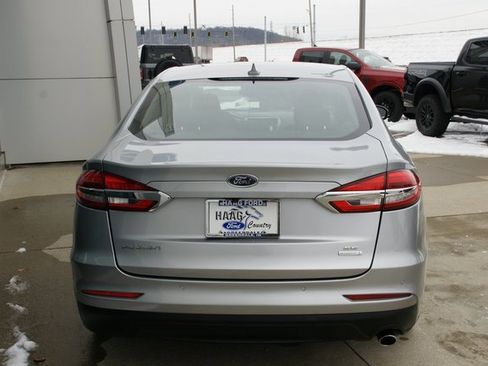 Used 2020 Ford Fusion SE image 4