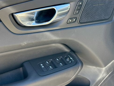 Used 2023 Volvo XC60 B5 Ultimate image 22