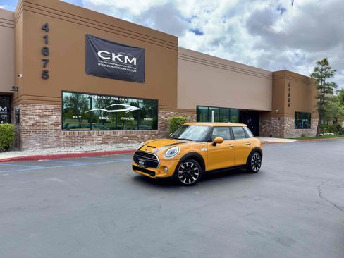 Used 2015 MINI Cooper S FWD image 2