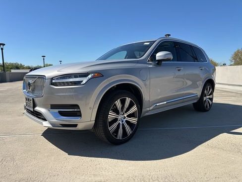 Certified 2024 Volvo XC90 T8 Plus w/ Protection Package Premier AWD/4WD image 4