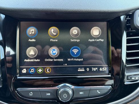 Used 2019 Chevrolet Trax LT w/ LT Convenience Package AWD/4WD image 17