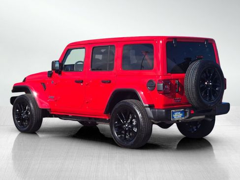 Used 2025 Jeep Wrangler Unlimited Sahara w/ Safety Group AWD/4WD image 9