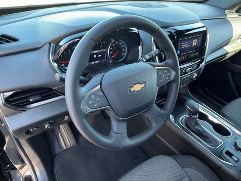 Used 2023 Chevrolet Traverse LT FWD image 10