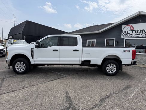 Used 2024 Ford F350 XLT AWD/4WD image 3